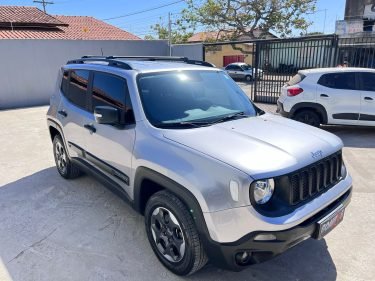 Jeep Renegade 2019/20 à venda - SUV resistente e confiável, com desempenho off-road excepcional, interior espaçoso e recursos convenientes. Único dono, histórico completo de manutenção e manual do proprietário disponíveis. Agende um test drive hoje mesmo!