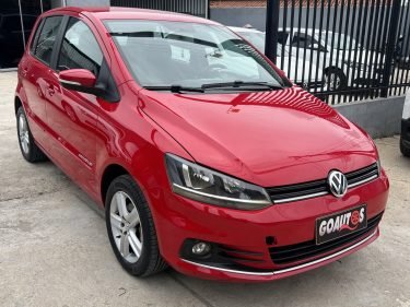 Volkswagen Fox Comfortline 1.6 MSI 2016: potência, conforto e tecnologia. Completo e seguro, com motor flex potente e baixa quilometragem. Venha conhecer!